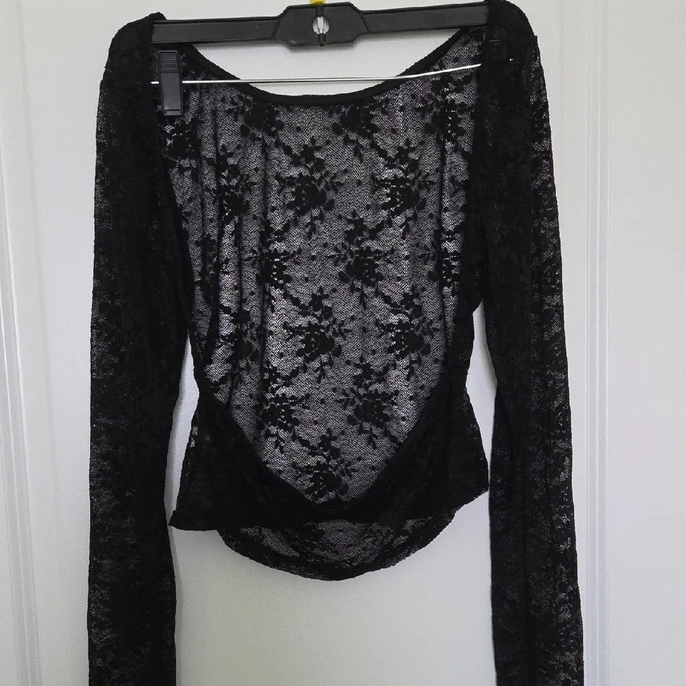 Chic Black Lace Long Sleeve Blouse - Picture 6 of 12